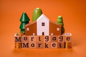 a-small-wooden-house-and-keys-as-an-idea-for-inves-2024-01-04-16-51-00-utc (1)